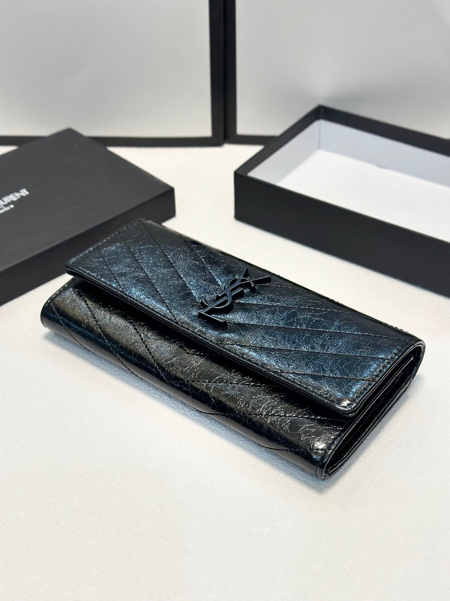 YSL wallet 19x10 10